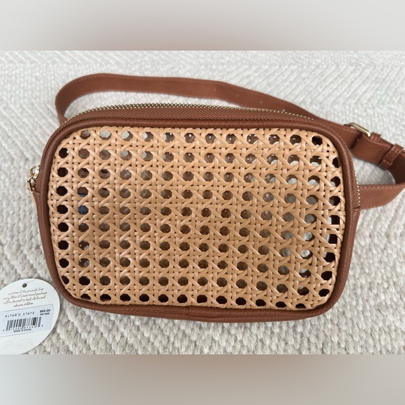 NWT Altar'd State Brown and Tan Woven Rattan Belt Bag - Picture 2 of 4